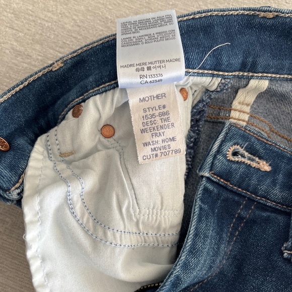 Mother Denim The Weekender Fray Home Movies - Picture 6 of 9